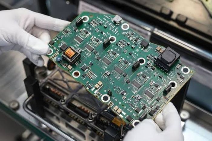 Krisis Chip Semikonduktor: Industri Otomotif di Titik Kritis